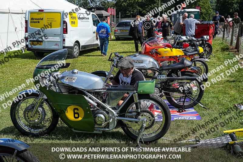 Vintage motorcycle club;eventdigitalimages;mallory park;mallory park trackday photographs;no limits trackdays;peter wileman photography;trackday digital images;trackday photos;vmcc festival 1000 bikes photographs